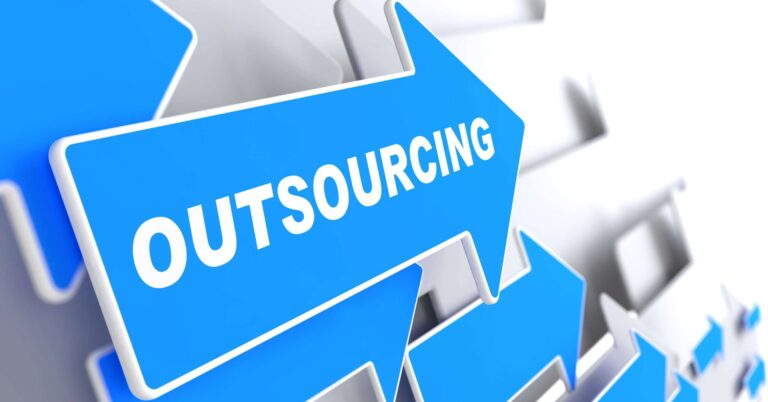 Co to jest outsourcing usług IT i jaki jest jego cel